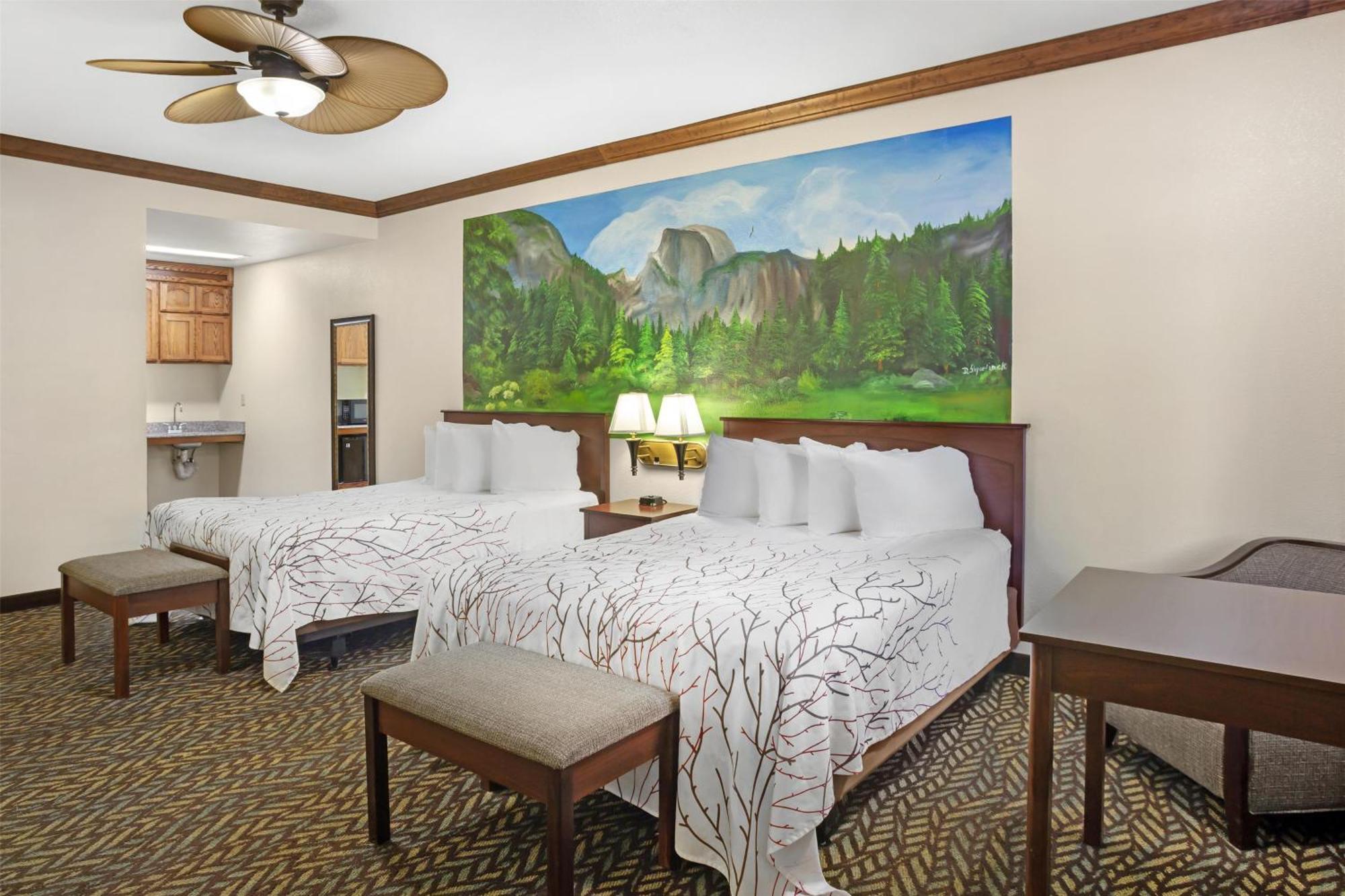 Western Yosemite Gateway Hotel 3*