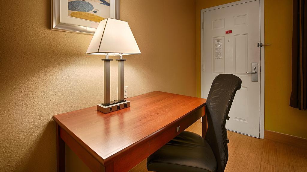 Western Yosemite Gateway Hotel